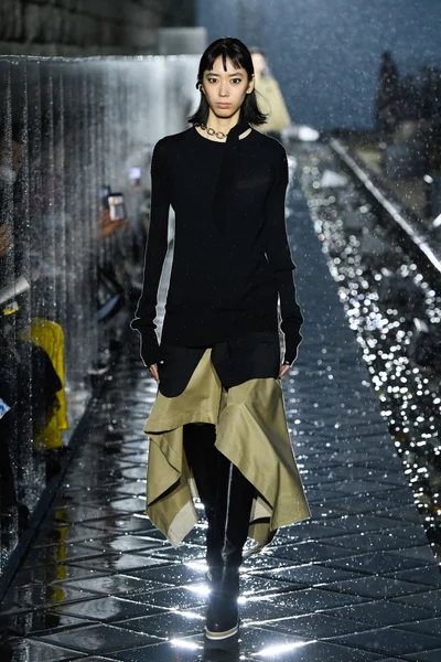 Look 32